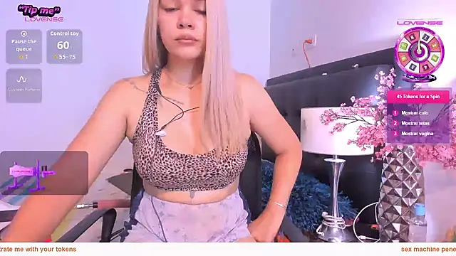 Snapshot of daniela_beauty chatting on 05-21-26, 10:11 daniela beauty online show from 05-21-26, 10:11