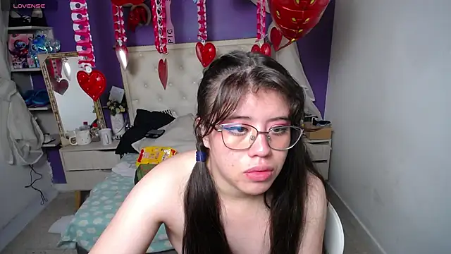 Snapshot of Ingrid_Casas chatting on 02-24-25, 05:42 Ingrid Casas online show from 02-24-25, 05:42