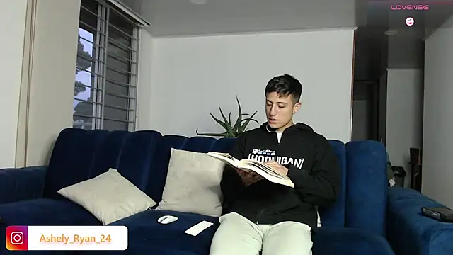 Snapshot of ashely_ryan24 chatting on 03-05-25, 11:16 ashely ryan24 online show from 03-05-25, 11:16