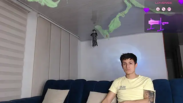 Snapshot of ashely_ryan24 chatting on 10-04-25, 11:58 ashely ryan24 online show from 10-04-25, 11:58