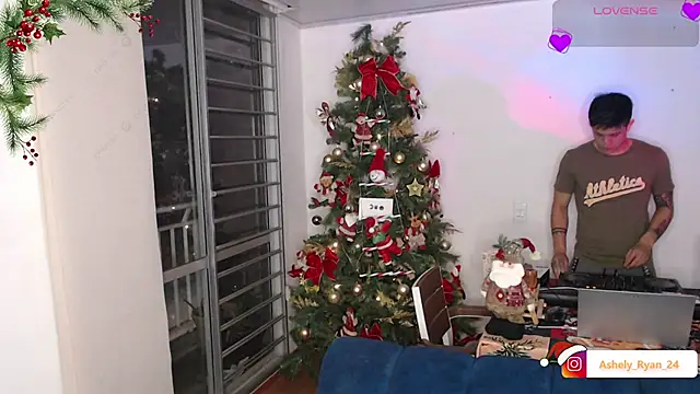 ashely ryan24 online show from 12-17-25, 11:44