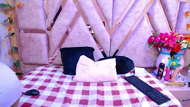 Azul Horny18 online show from 02-15-26, 08:02