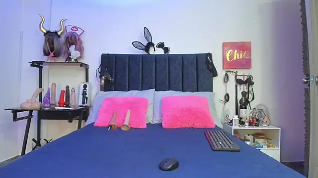 Snapshot of emmily_giraldo chatting on 01-09-25, 11:25 emmily giraldo online show from 01-09-25, 11:25