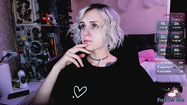 NaniMoore online show from 11-07-25, 09:04