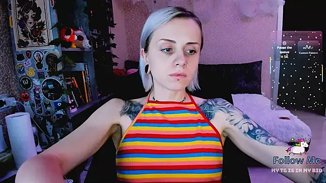 NaniMoore online show from 11-22-25, 09:14