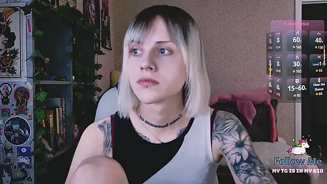 NaniMoore online show from 04-05-26, 09:01