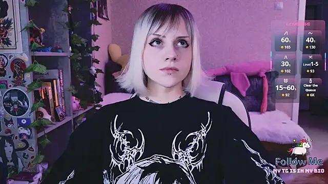 NaniMoore online show from 04-10-26, 08:13