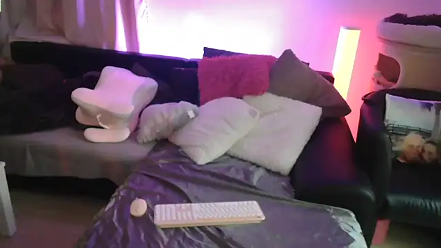 HotElena online show from 03-30-26, 05:36