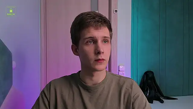 Snapshot of MarkGWalker chatting on 12-25-24, 03:49 MarkGWalker online show from 12-25-24, 03:49