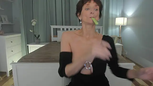 SimonaDeBeauvoir online show from 01-11-25, 12:18