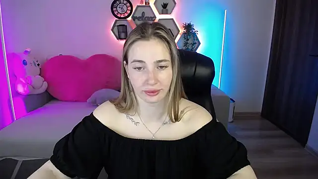 Snapshot of SabrinViolet chatting on 06-20-26, 08:06 SabrinViolet online show from 06-20-26, 08:06
