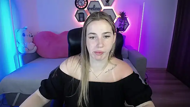 Snapshot of SabrinViolet chatting on 07-06-26, 08:22 SabrinViolet online show from 07-06-26, 08:22