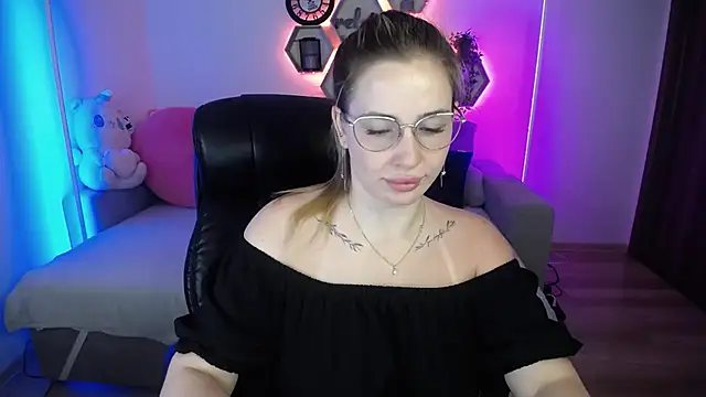 Snapshot of SabrinViolet chatting on 07-07-26, 08:07 SabrinViolet online show from 07-07-26, 08:07