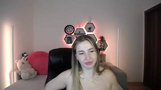 Snapshot of SabrinViolet chatting on 07-10-26, 08:07 SabrinViolet online show from 07-10-26, 08:07