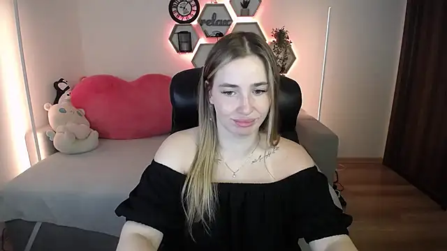 Snapshot of SabrinViolet chatting on 07-14-26, 08:08 SabrinViolet online show from 07-14-26, 08:08