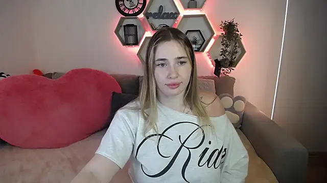 Snapshot of SabrinViolet chatting on 07-20-26, 10:39 SabrinViolet online show from 07-20-26, 10:39