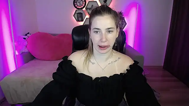 Snapshot of SabrinViolet chatting on 07-24-26, 08:12 SabrinViolet online show from 07-24-26, 08:12