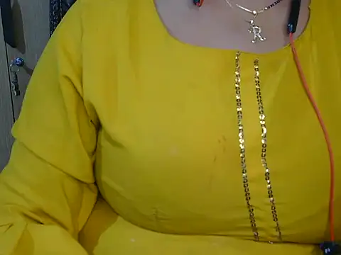 Snapshot of Cute_Ruhi99 chatting on 02-20-25, 08:50 Cute Ruhi99 online show from 02-20-25, 08:50