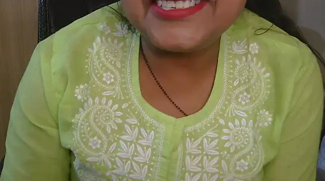 Snapshot of Cute_Ruhi99 chatting on 03-08-25, 08:11 Cute Ruhi99 online show from 03-08-25, 08:11
