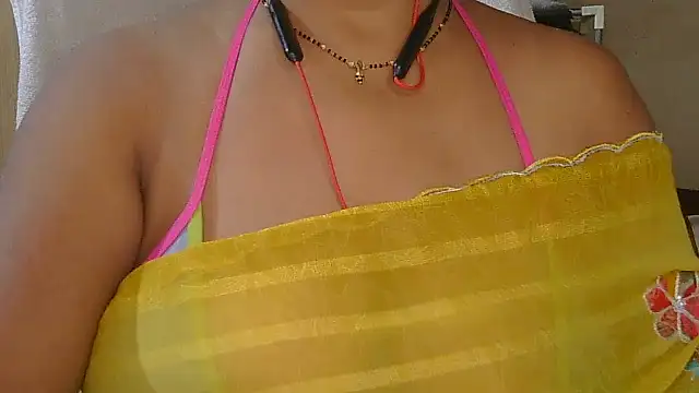 Snapshot of Cute_Ruhi99 chatting on 10-12-25, 08:02 Cute Ruhi99 online show from 10-12-25, 08:02