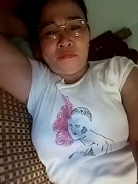 Snapshot of Sexy-asslove90 chatting on 10-17-25, 04:26 Sexy-asslove90 online show from 10-17-25, 04:26