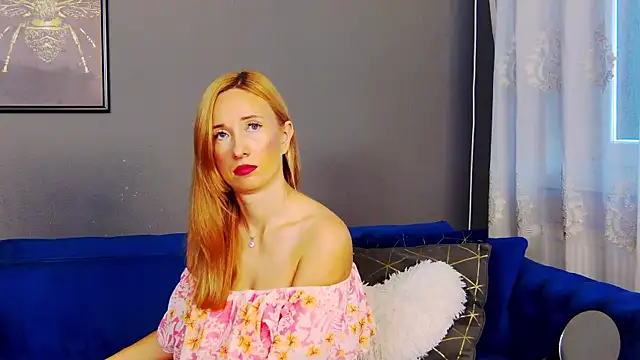 Snapshot of AnneHove chatting on 07-18-26, 04:05 AnneHove online show from 07-18-26, 04:05