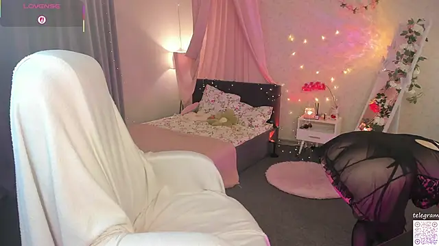 Snapshot of lilly_Cherry_ chatting on 01-11-26, 11:26 lilly Cherry online show from 01-11-26, 11:26