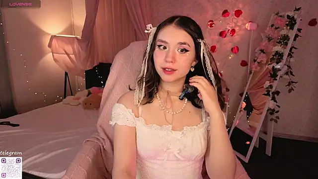 lilly Cherry  online show from 06-25-26, 11:37