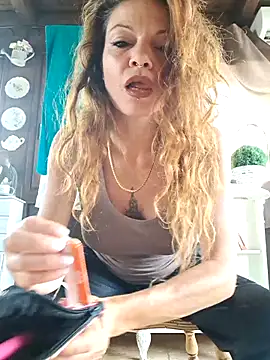 Snapshot of vampvanna23 chatting on 09-09-25, 01:10 vampvanna23 online show from 09-09-25, 01:10