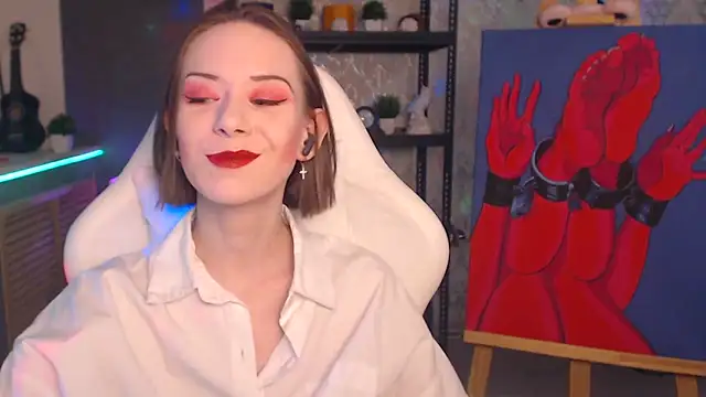 FascinatingEyess online show from 12-23-25, 06:22