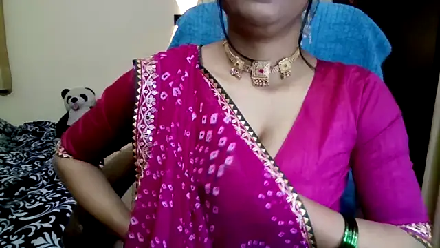 Queenhimanshi online show from 02-19-26, 12:28