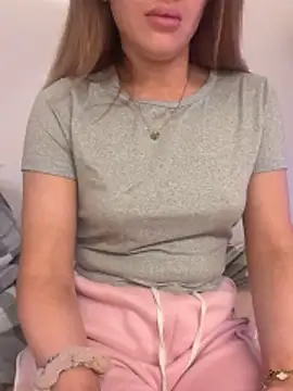 Holly-Glamour online show from 11-23-25, 04:34