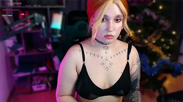 Snapshot of The_Full_Red_Moon chatting on 12-11-24, 03:05 The Full Red Moon online show from 12-11-24, 03:05