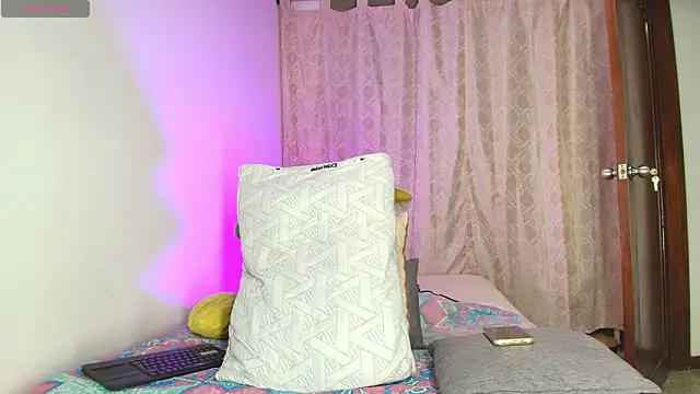 Luciana Ortiz1 online show from 04-01-26, 02:34