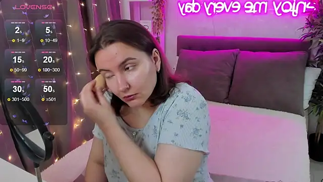 FeralPeach online show from 11-23-25, 06:13