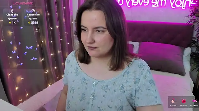 FeralPeach online show from 12-14-25, 08:52