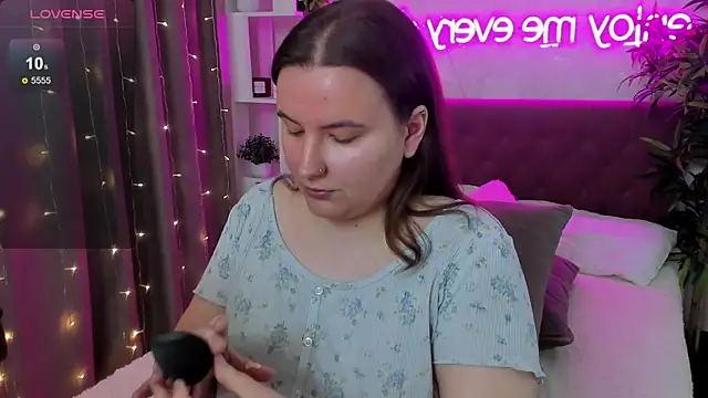 FeralPeach online show from 05-17-26, 07:17