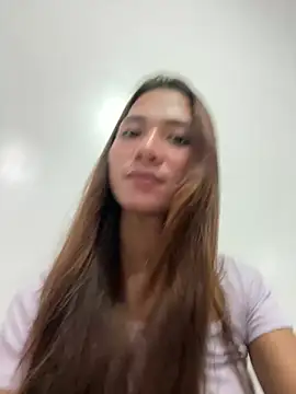 Snapshot of Ur_dreamgurl05 chatting on 07-14-26, 02:01 Ur dreamgurl05 online show from 07-14-26, 02:01