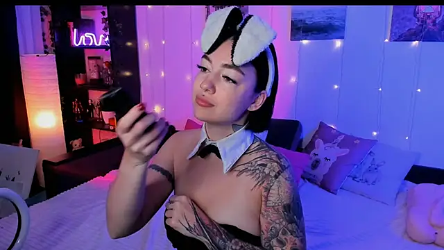 Magic Allie online show from 11-16-25, 06:19