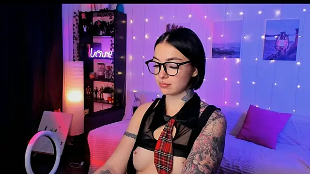 Magic Allie online show from 11-22-25, 04:33