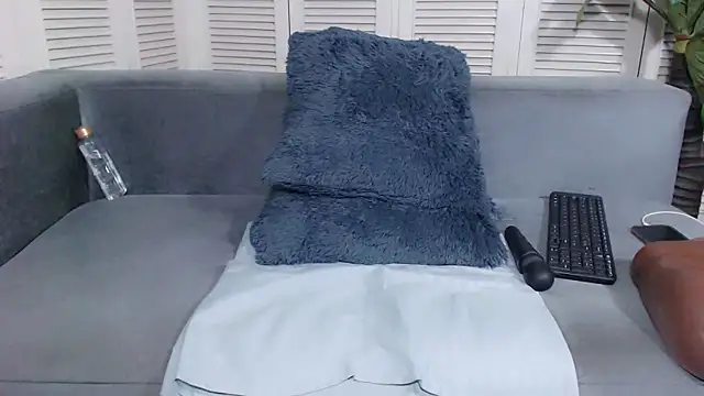 Snapshot of JasmineMoore chatting on 12-19-24, 01:18 JasmineMoore online show from 12-19-24, 01:18