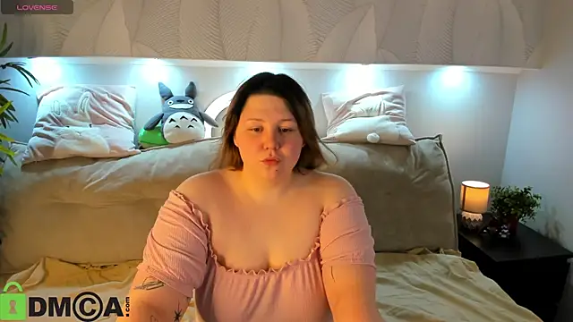 Ruth Oliver online show from 04-06-26, 01:03