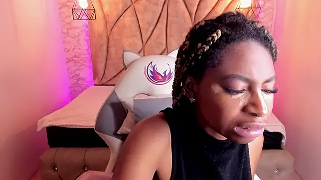 Snapshot of Queen_perla_ chatting on 01-24-25, 12:10 Queen perla online show from 01-24-25, 12:10