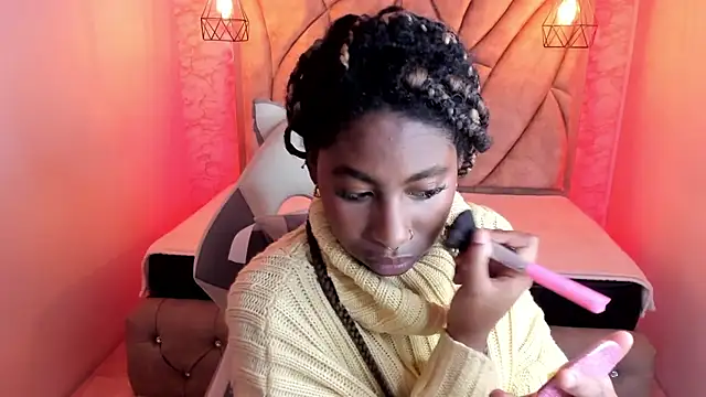 Snapshot of Queen_perla_ chatting on 02-22-25, 12:29 Queen perla online show from 02-22-25, 12:29