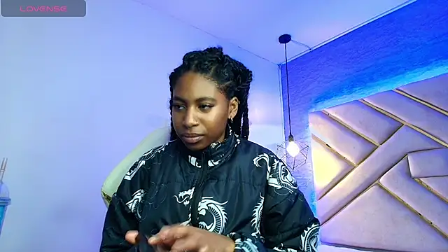 Snapshot of Queen_perla_ chatting on 03-20-25, 05:36 Queen perla online show from 03-20-25, 05:36