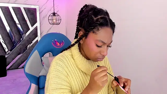 Queen perla  online show from 11-12-25, 11:43