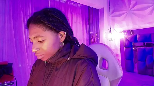 Queen perla  online show from 07-30-26, 12:37