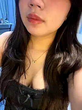 Hotellinh12 online show from 10-13-25, 03:23