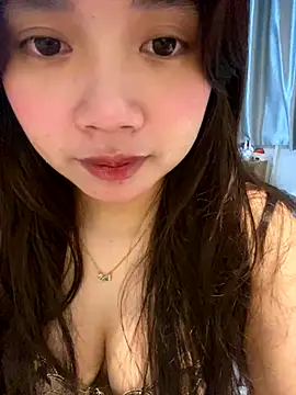 Hotellinh12 online show from 10-28-25, 05:15