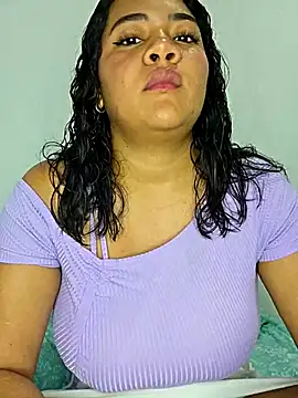 Watagatapitusberry1 online show from 10-21-25, 11:05